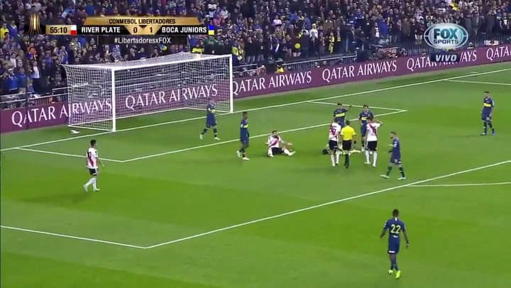Polémica tras un choque entre Andrada y Pratto en el área de Boca Juniors - Fuente: Fox Sports