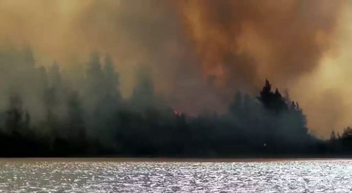 La casa de Patricia Brand ardiendo - Gentileza Familia Bengolea