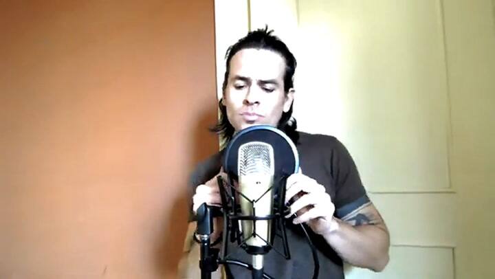 Marcelo Bezina es fanático del rock pesado