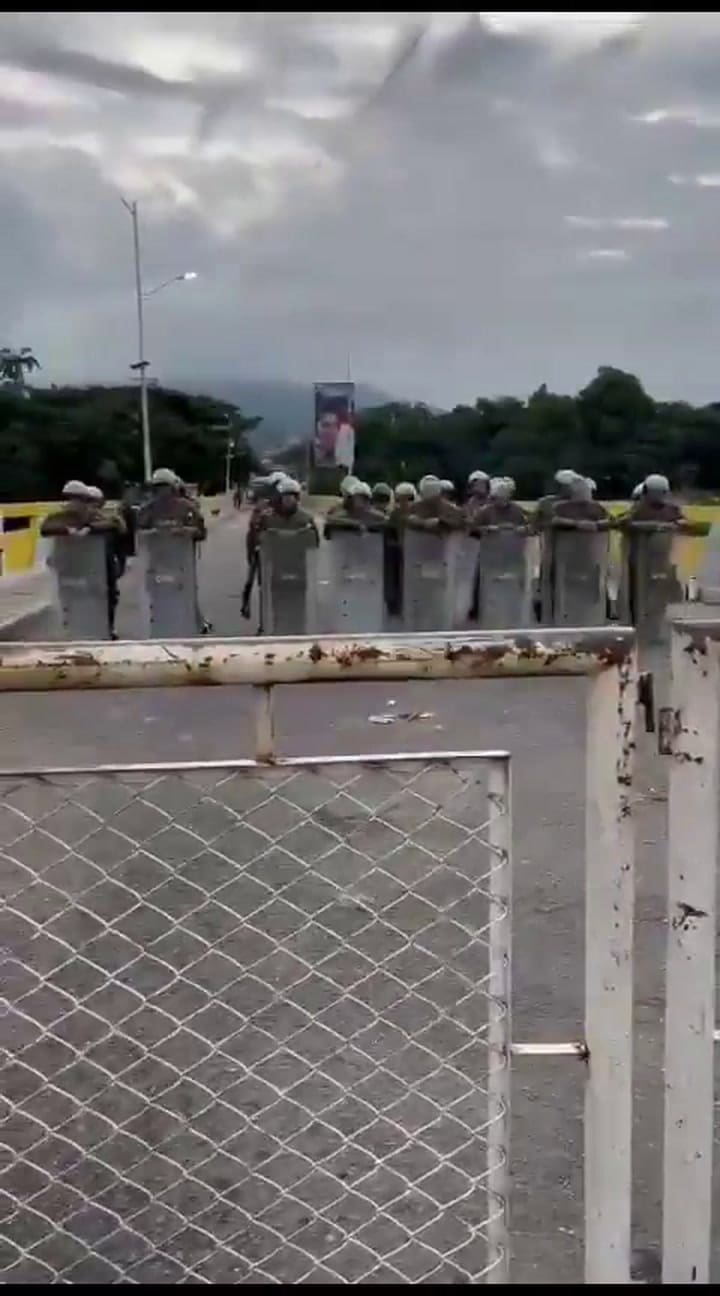 Así está el Puente Internacional Simón Bolívar en la frontera entre Venezuela y Colombia, tras el cierre y militarización por parte del régimen de Maduro