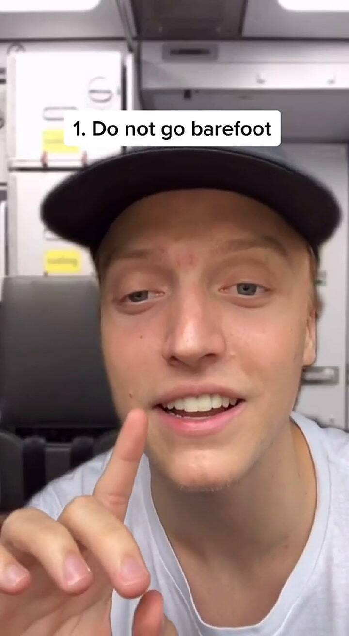 Es azafato y revela las 5 cosas que nunca debes hacer en un avión