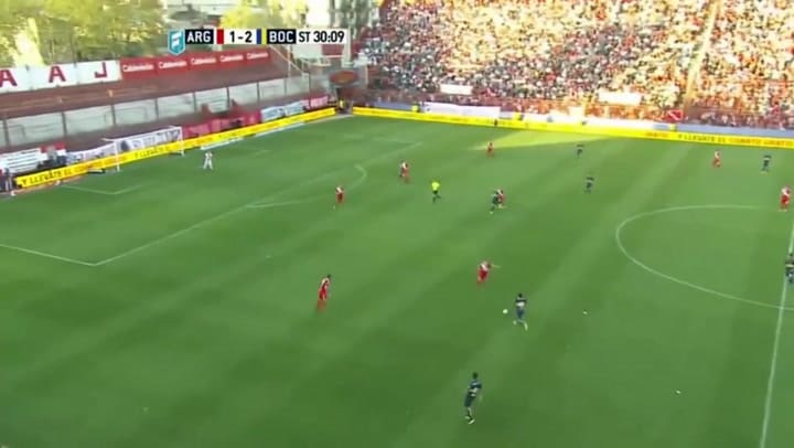 La lesión de Carlos Tévez a Ezequiel Ham - Fuente: YouTube