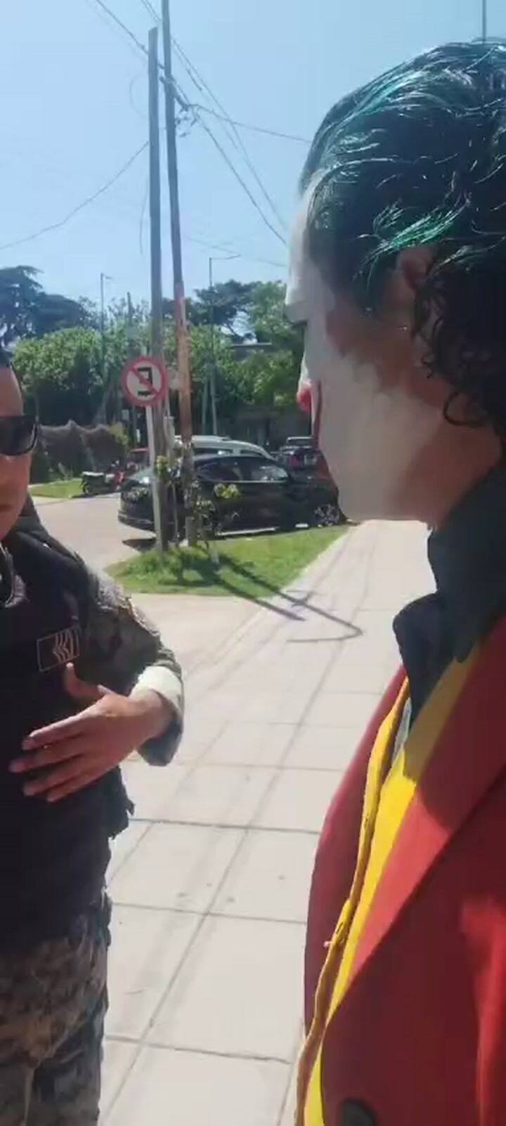 El "Joker" quiso votar en una escuela de El Palomar