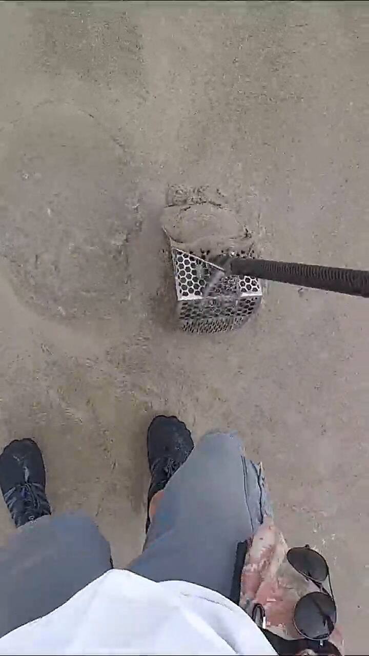 Un hombre hizo un hallazgo insólito en Carolina del Norte con un detector de metales