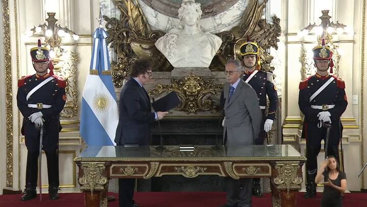 Javier Milei le tomó juramento al ministro de Salud, Mario Lugones