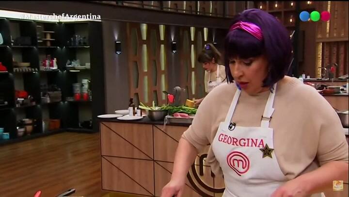 MasterChef Celebrity: el regalo hot de Cande Vetrano a Georgina Barbarossa - Fuente: Telefe