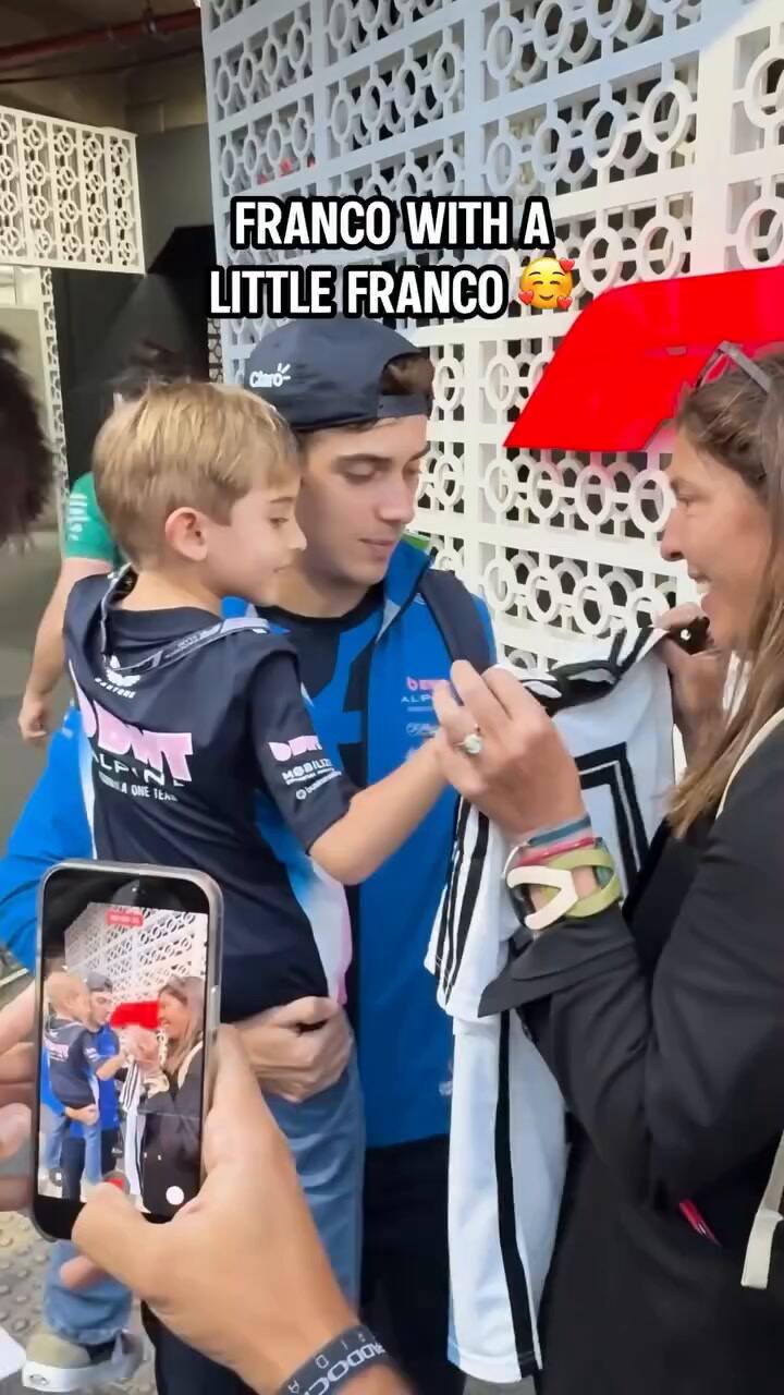 Colapinto interactuó con un mini fanático