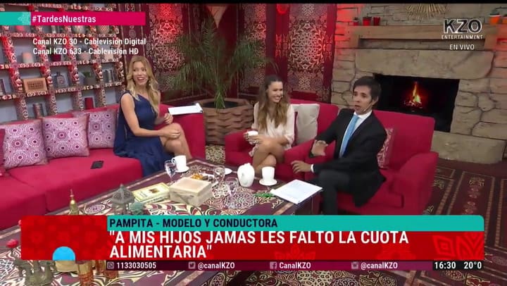 Pampita Ardohain y Nicole Neumann en un mano a mano