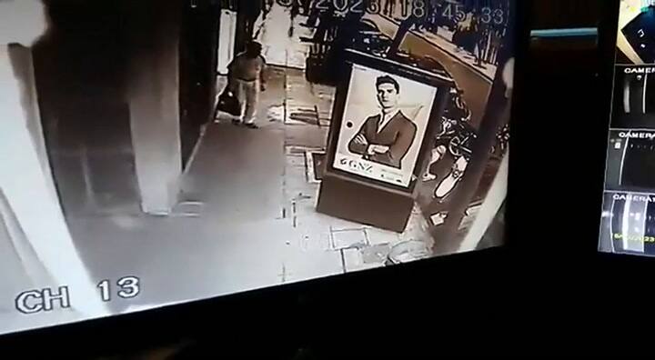 Así robaron y balearon a un anciano que caminaba con su bastón