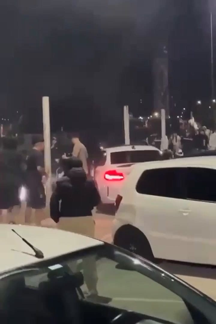 El choque de un BMW durante una picada frente a Tecnópolis