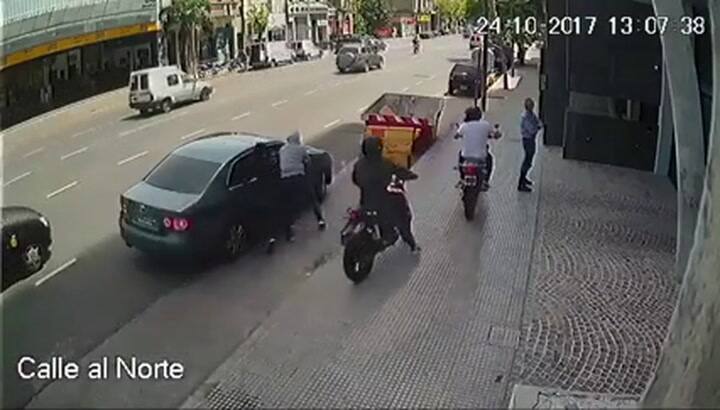 Violento ataque de motochorros a dos hombres en Palermo
