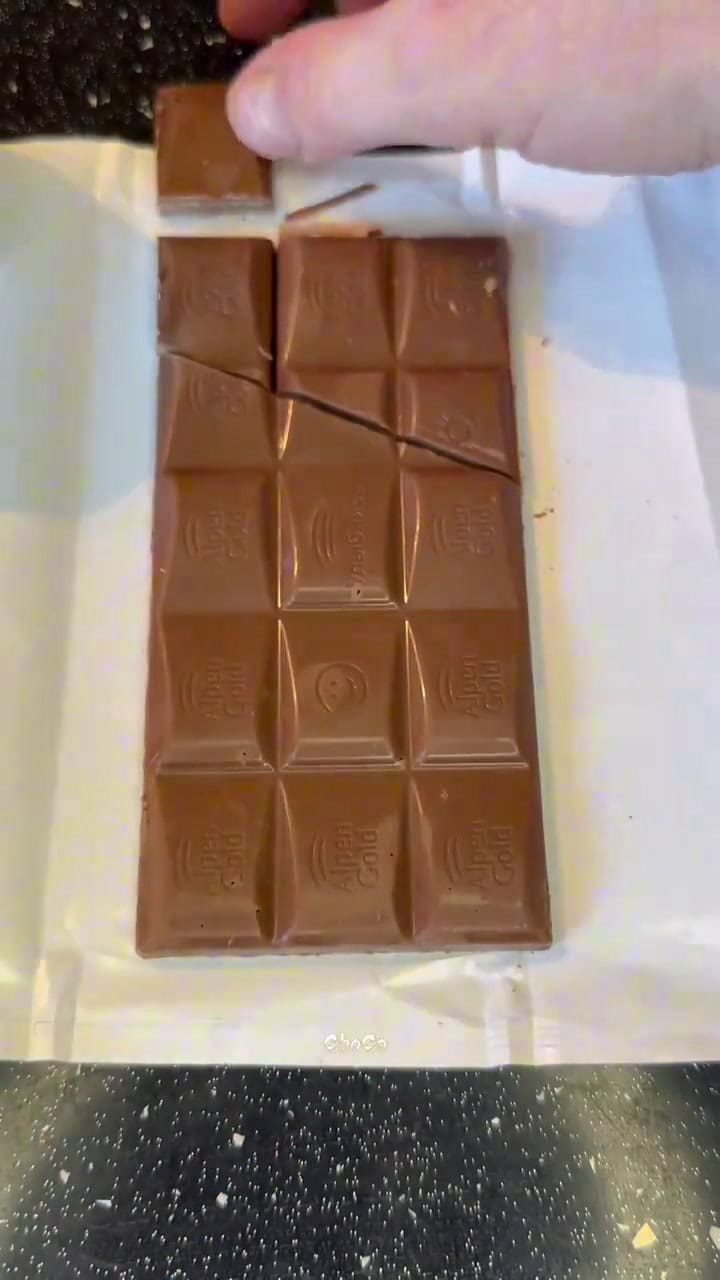 El truco viral para robar chocolate