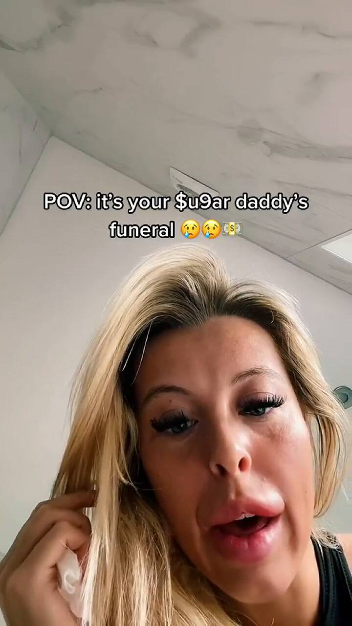 Una mujer compartió su vestido ideal para un funeral