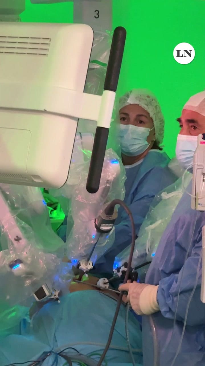Cirugía con el robot da Vinci a un paciente con cáncer de próstata: cómo esta técnica mejora la calidad de vida después de la operación