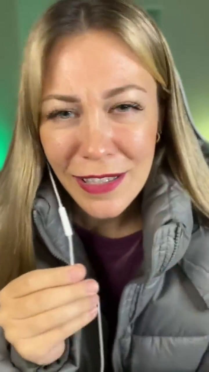 Azafata explica por qué ellas tienen el peor asiento del avión