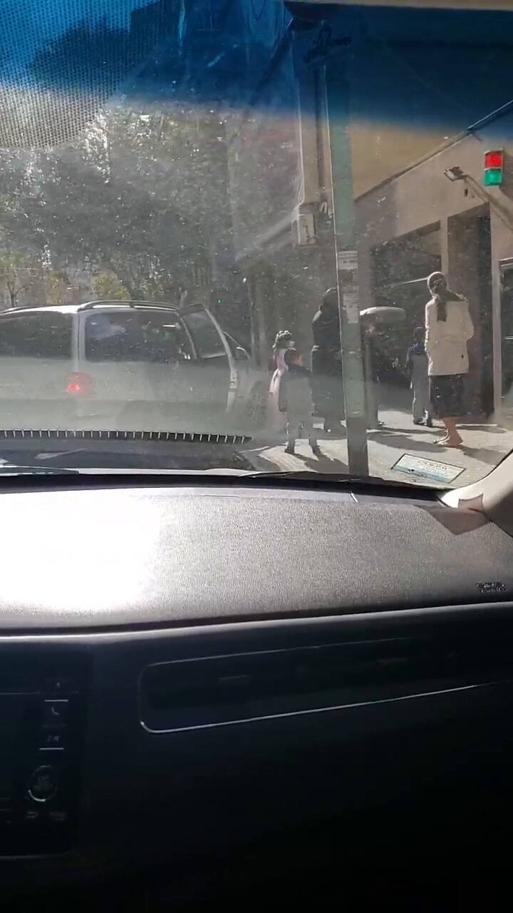 Los filmaron desde un auto