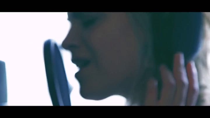 Déjate llevar' - Modo avión ft. Lowrdez - Fuente: YouTube