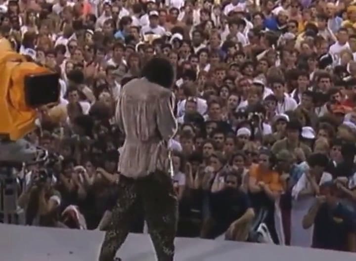 Miles Davis toca 'Burn' en el Festival Amnesty, de la década del 80 - Fuente: YouTube