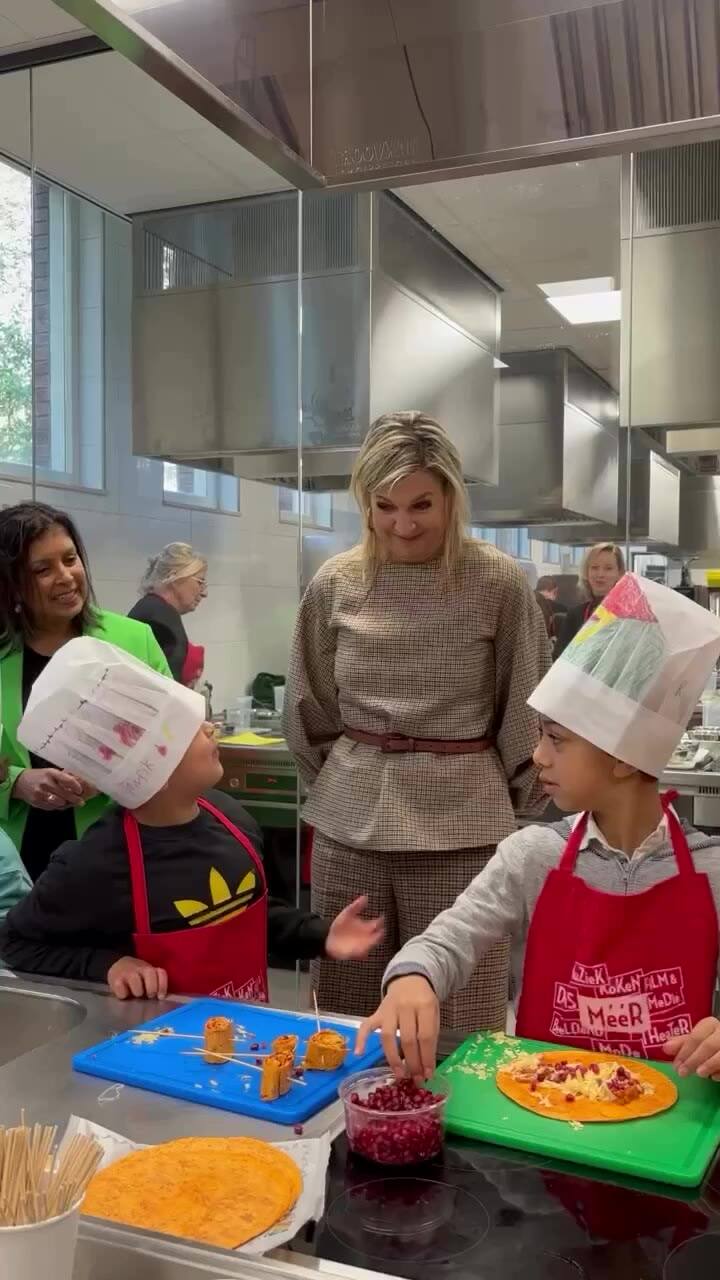 La reina Máxima participó de una divertida actividad culinaria