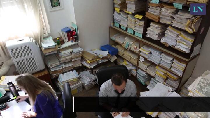 Papeles hasta el techo en Comodoro Py