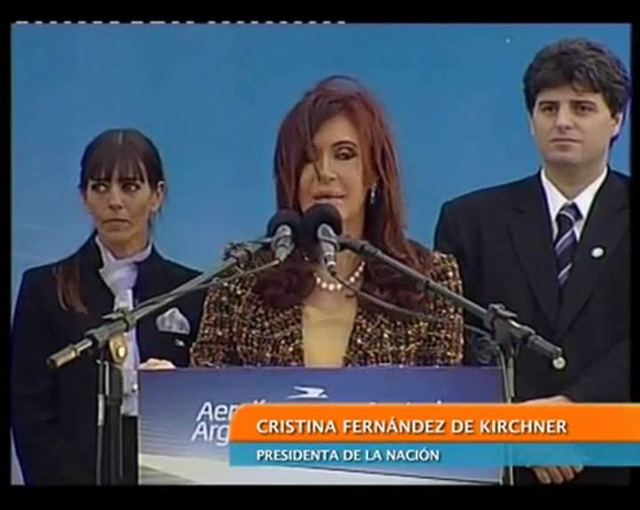 Cristina Fernández de Kirchner presentó los primeros aviones Embraer adquiridos por Aerolíneas Argen