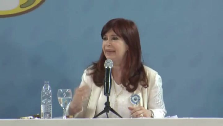 Cristina Kirchner afirmó que “la condena y la proscripción son un vuelto” y dijo que no se “arrepiente de nada”