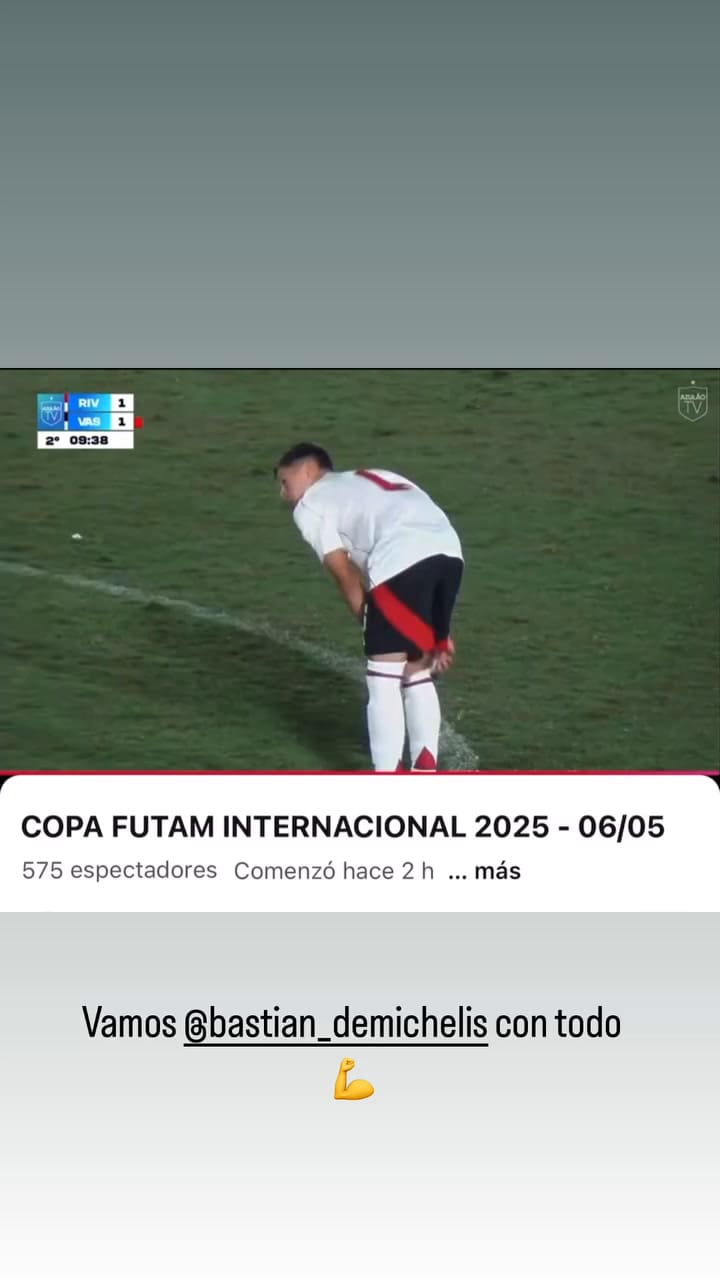 Evangelina Anderson alentó a su hijo mayor en su partido de fútbol