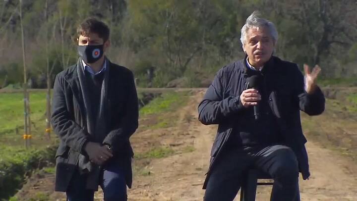 Fernández: 'No tiene sentido tener tierras improductivas cuando alguien necesita un terreno'