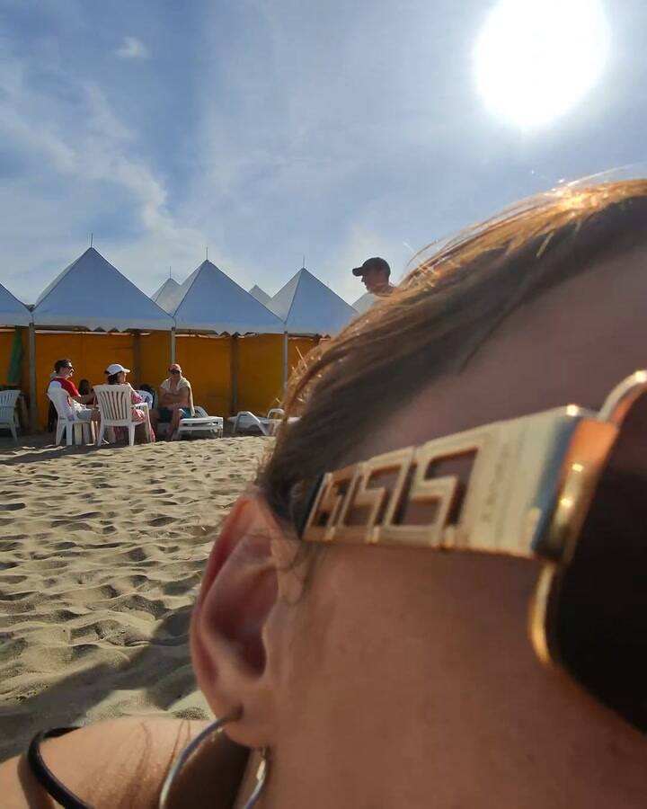 Feliz Cumple Amor De Mi Vida Te Vi Por Primera Vez Disfrazada De Un Personaje De La Casa De Papel En El Que Ni Siquiera Se Te Veía La Cara Y No Me Preguntes Porque Me Llamaste La Atención Vos Entre 5 Persona (2)