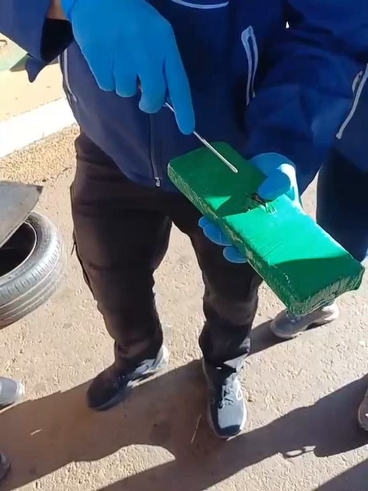 Aduana detectó más de 110 kilos de marihuana dentro de un auto