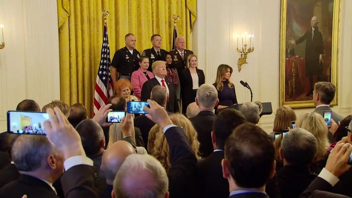 Trump condena envío de paquetes sospechosos a opositores - Fuente: AFP