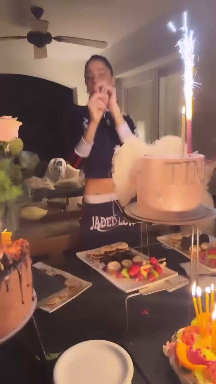 La cantante festejó su cumpleaños por segunda vez el martes a la noche (IG @mluciamuz)
