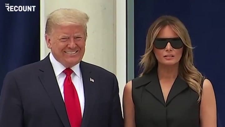 El incómodo gesto de Melania con Donald Trump que se hizo viral cuando Trump le pide que sonría