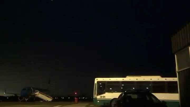 Un fenómeno hermoso y digno de respetar, un rayo en cámara lenta. Fuente: Twitter