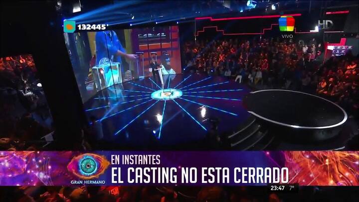 Entra Macarena Perez - Tiene 24 años, ex pareja de Leo Fariña