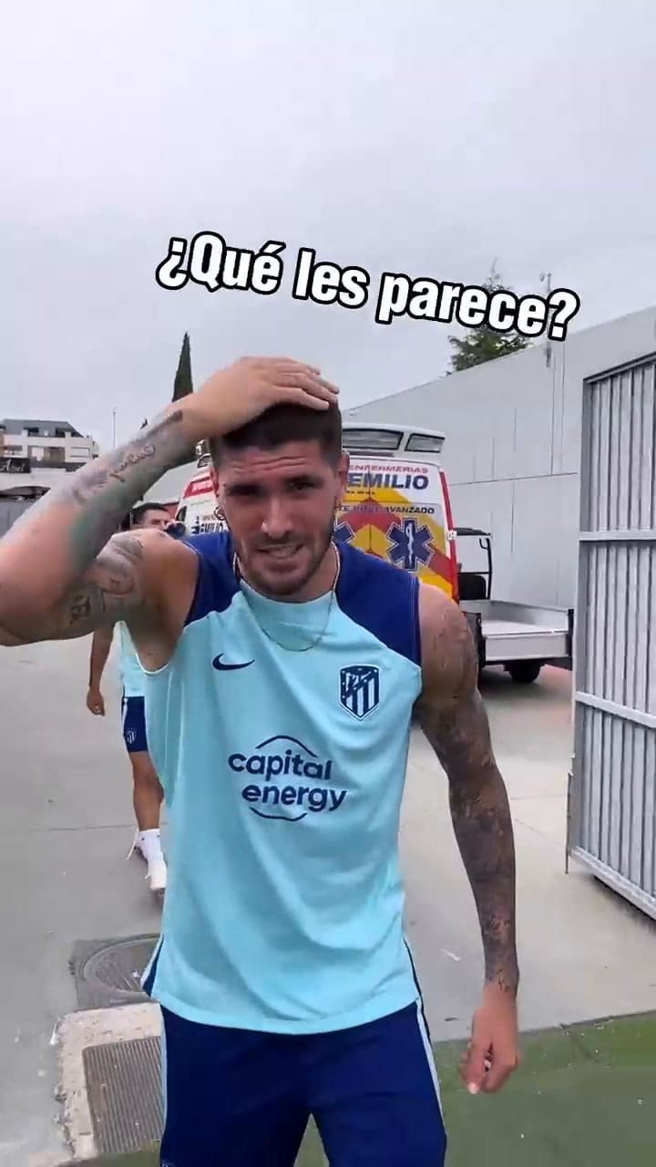 Tini Stoessel le cortó el pelo a Rodrigo De Paul y el jugador mostró su nuevo look en las redes