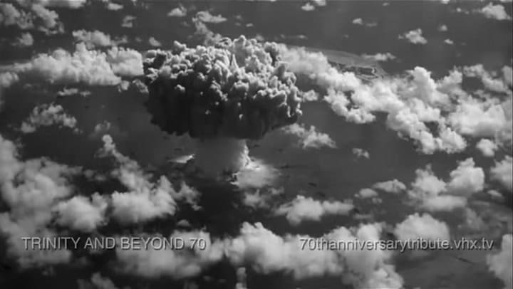 La explosión Baker, dentro de la Operación Crossroad, en el atolón de Bikini