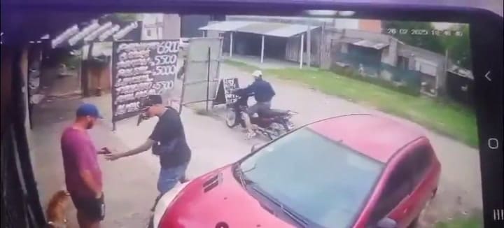 Robo de motochorros en Merlo