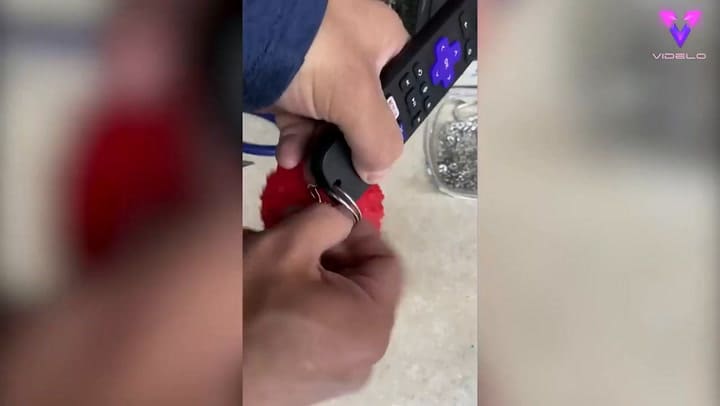 El truco de Brent García para no perder más el control remoto