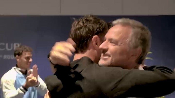 Recibimiento de Horacio Zeballos por parte del equipo argentino de Copa Davis.mp4