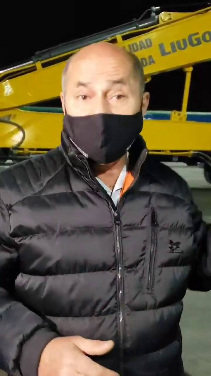 Un intendente adquirió una costosa máquina para el municipio y al primer día se hundió