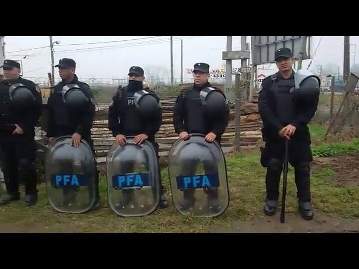 Recuperan tablones de lapacho robados en las vías del urquiza