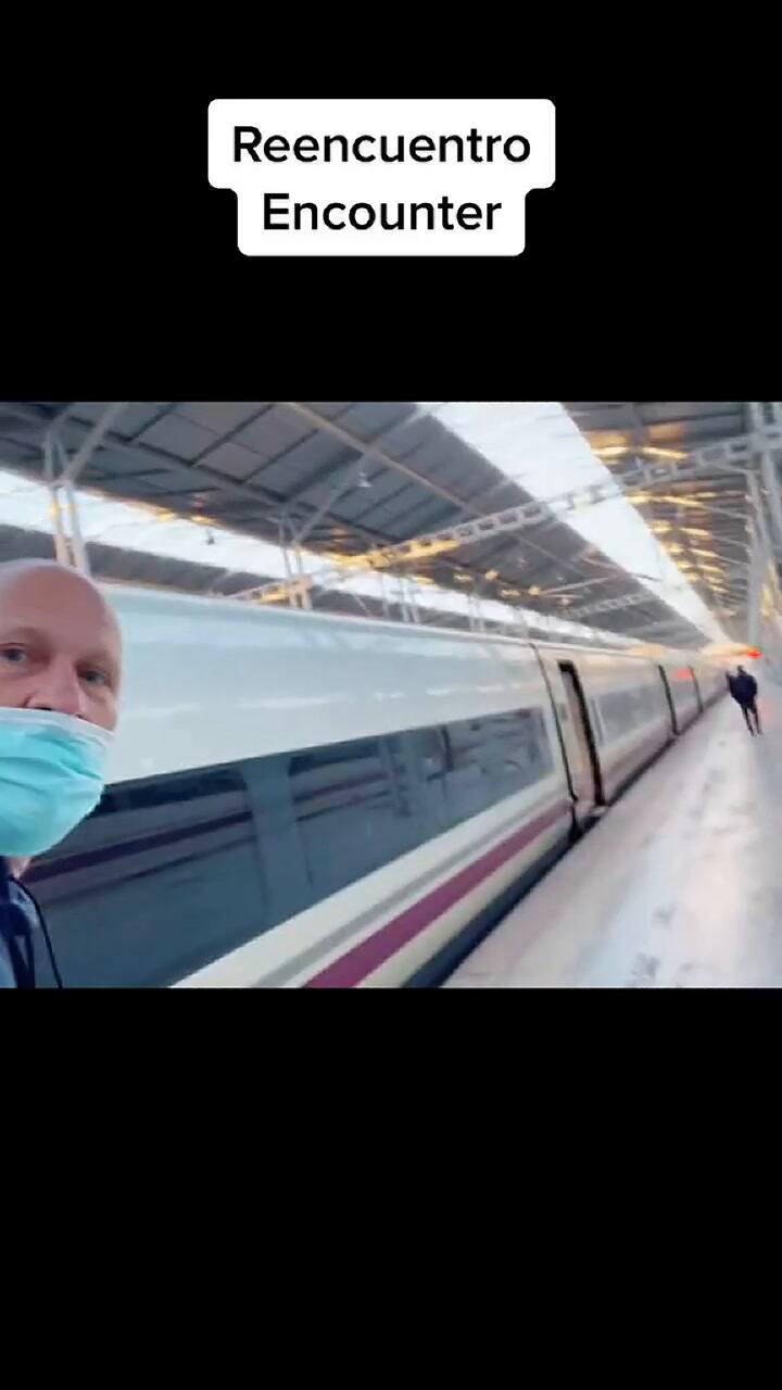 Se reencontró con su niñera después de 45 años