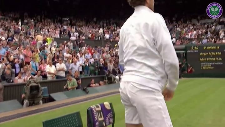 Roger Federer vs Julien Benneteau Wimbledon tercera ronda en 2012. Fuente: Youtube