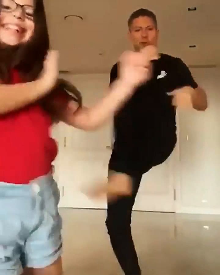El divertido posteo de Adrián Suar bailando con su hija Margarita - Fuente: Instagram