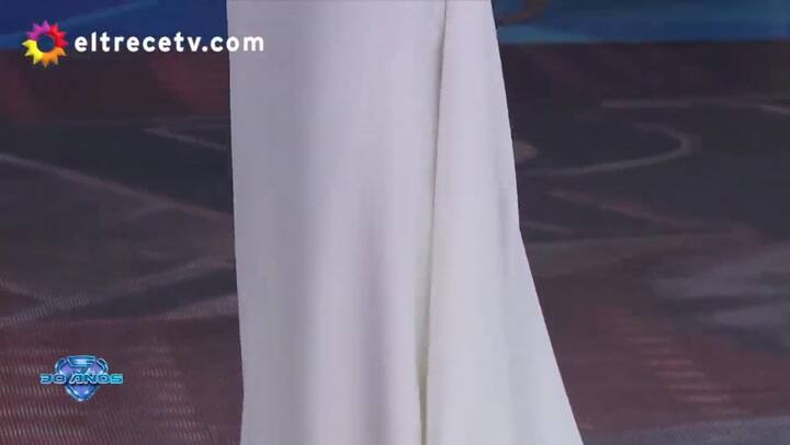 Pampita vistió un diseño de Celeste Zukas, participante de Corte y confección - Gentileza: eltrece