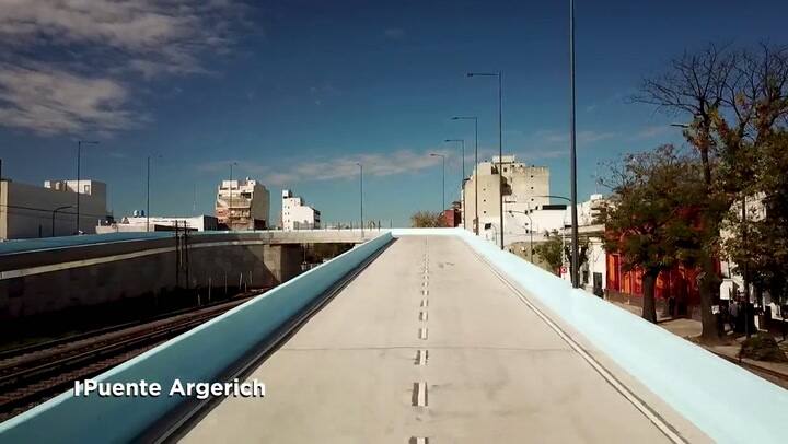 Desde un dron, cómo es la obra que agiliza el tránsito en Flores - Fuente: Youtube