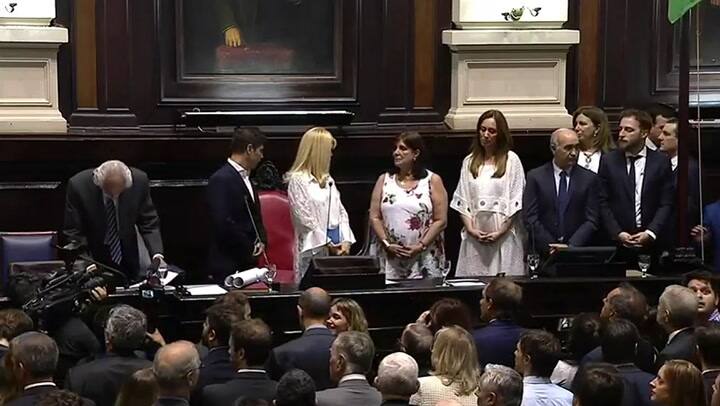 El traspaso de mando de Vidal a Kicillof