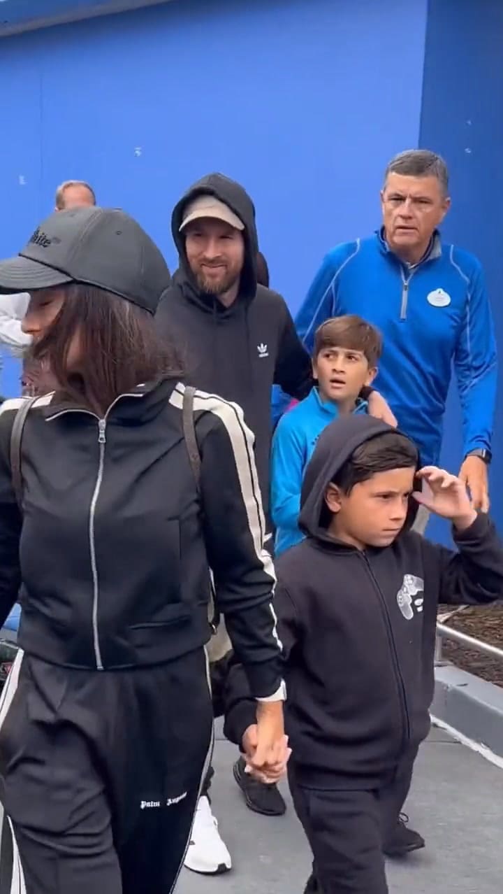 Lionel Messi comenzó sus vacaciones en Disney