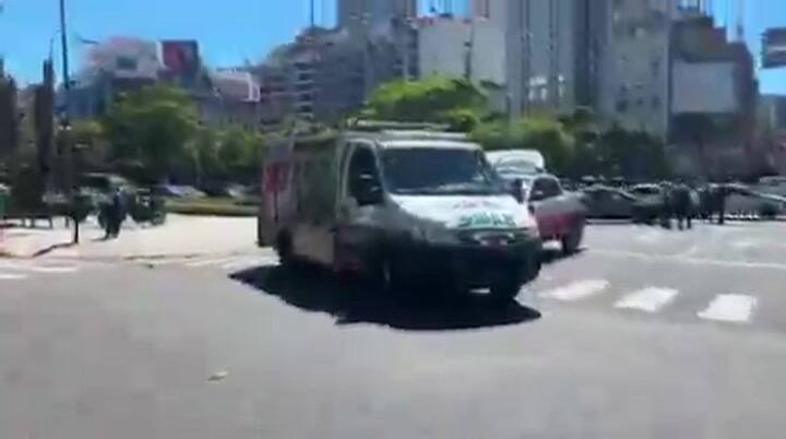 Operativo del SAME por el incendio en Marcelo T. de Alvear y Cerrito